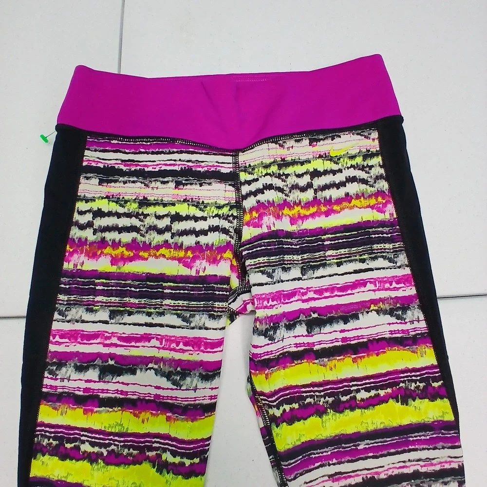 Nike Cropped Leggings Medium‎ Pink Neon Yellow Abstract Stripe Sporty Gym Capris
